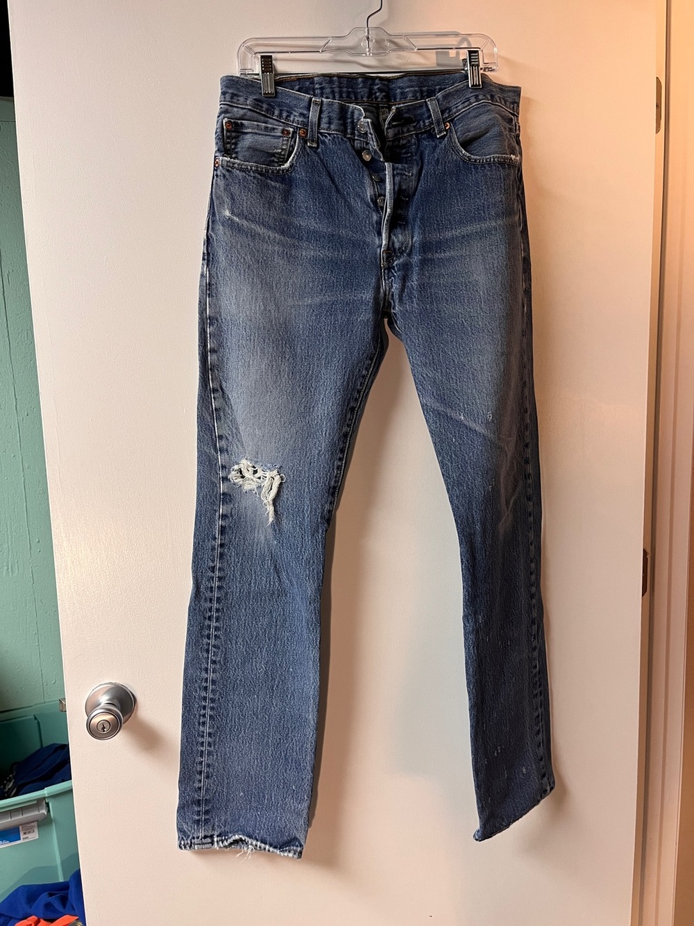 Men's Distressed Blue Denim Levi Jeans